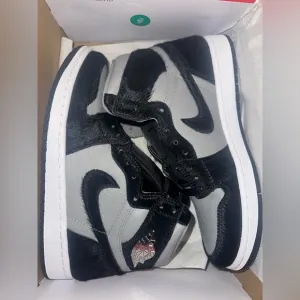 Air Jordan 1 Retro High Sneakers