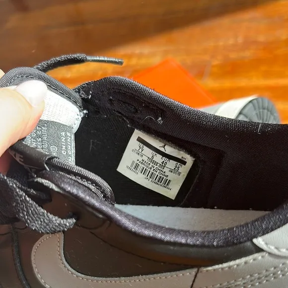 Air Jordan 1 Retro Low OG 'Shadow' Nike Sneakers