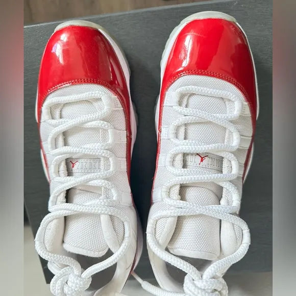 Air Jordan 11 Retro 2016 Low Cherry