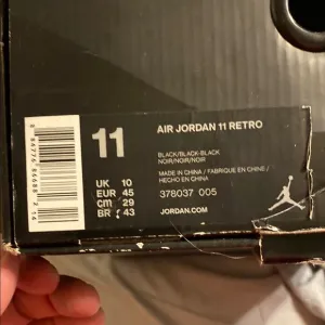 Air Jordan 11 Retro - Black