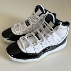 Air Jordan 11 Retro DMP Gratitude kid’s sneakers 3Y