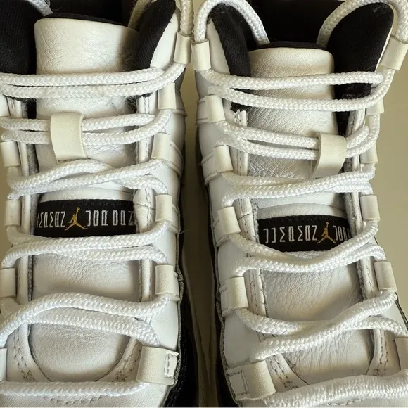 Air Jordan 11 Retro DMP Gratitude kid’s sneakers 3Y