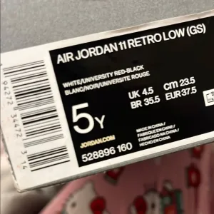 Air Jordan 11 Retro Low (GS) - White/University Red-Black