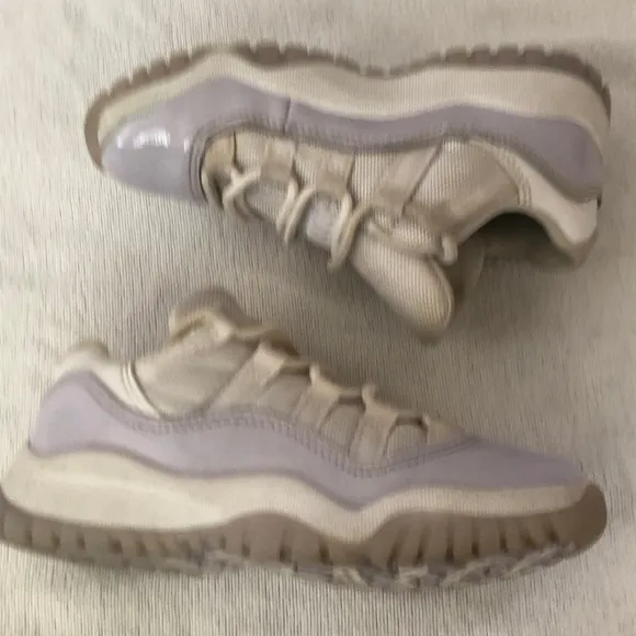 Air Jordan 11 Retro Low Pure Violet Kid 580522-101