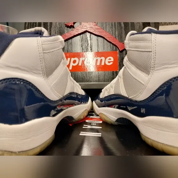 Air Jordan 11 Retro Sneakers Win Like 82 Size 6.5 Gradeschool