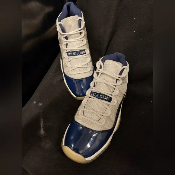 Air Jordan 11 Retro Sneakers Win Like 82 Size 6.5 Gradeschool