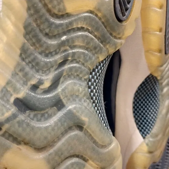 Air Jordan 11 Retro Sneakers Win Like 82 Size 6.5 Gradeschool