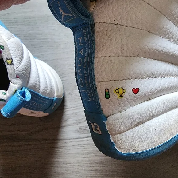 Air Jordan 12 Retro GS Emoji Sneakers Boy's Youth Size 3