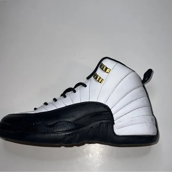 Air Jordan 12 Retro GS Taxi 2013 Size 6Y