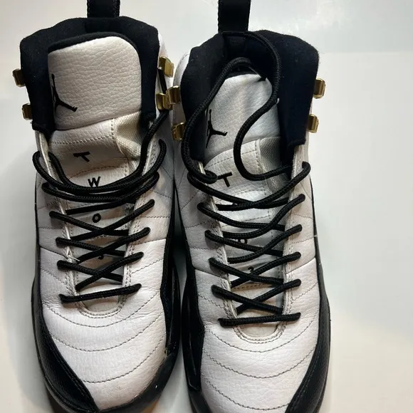 Air Jordan 12 Retro GS Taxi 2013 Size 6Y