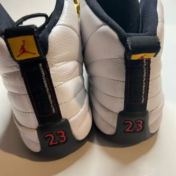 Air Jordan 12 Retro GS Taxi 2013 Size 6Y