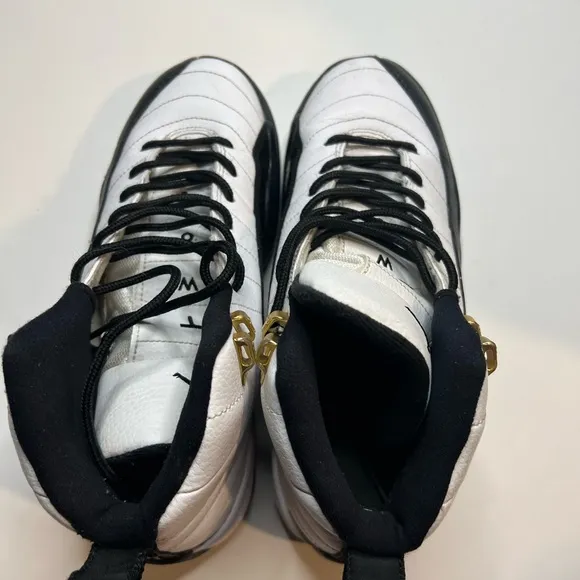 Air Jordan 12 Retro GS Taxi 2013 Size 6Y