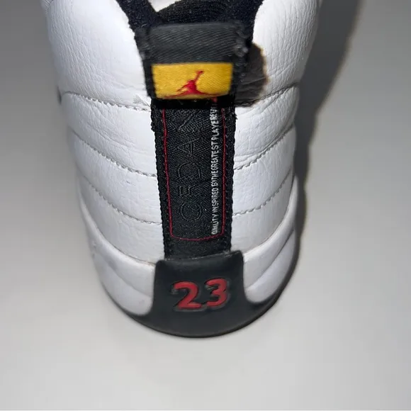 Air Jordan 12 Retro GS Taxi 2013 Size 6Y