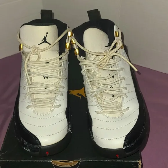 AIR JORDAN 12 RETRO GS USED SIZE 4.5Y WHITE BLACK TAXI VARSITY RED 153265 125