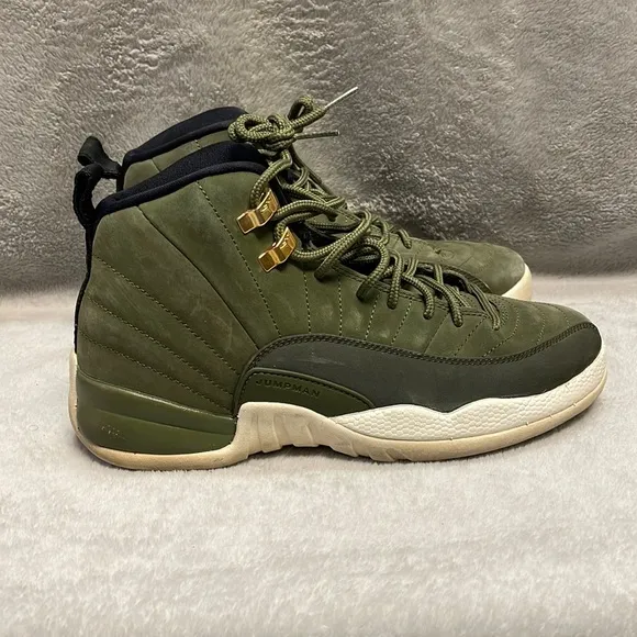 Air Jordan 12 Retro Sneakers Size 7Y
