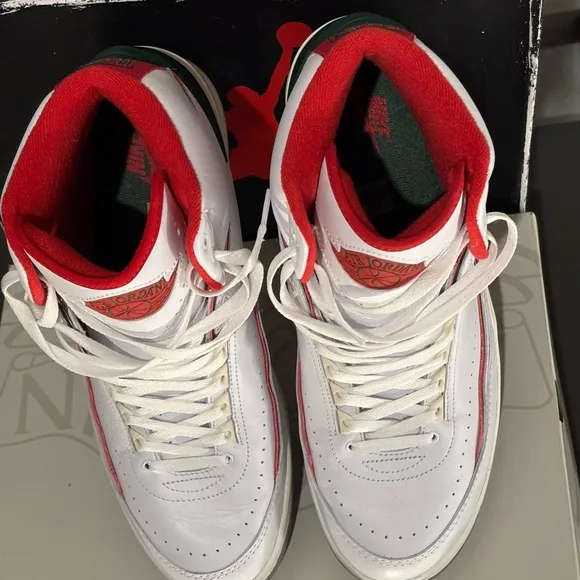 Air Jordan 2 Retro Sneakers (used)