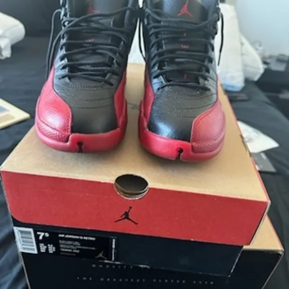 Air Jordan 2016 Flu GAME Retro Black and Red Sneakers