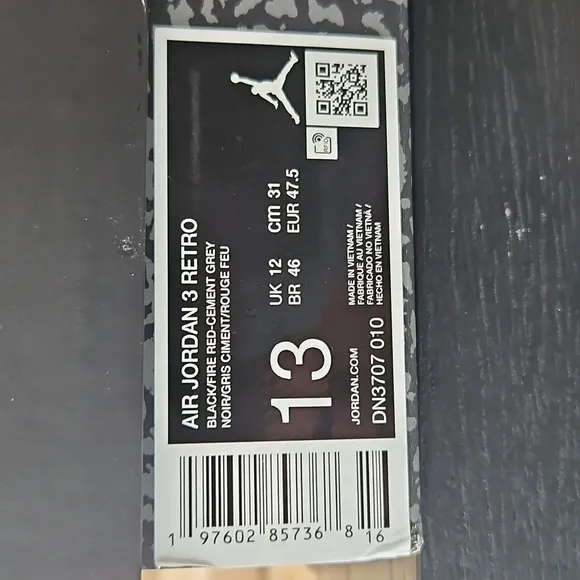 Air Jordan 3 Retro Black Cement sneakers
