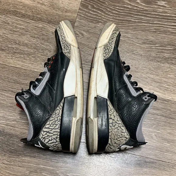 Air Jordan 3 Retro Black Cement sneakers