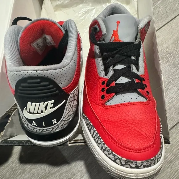 Air Jordan 3 Retro SE Sneakers