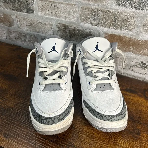 Air Jordan 3 Retro White Navy Sneakers