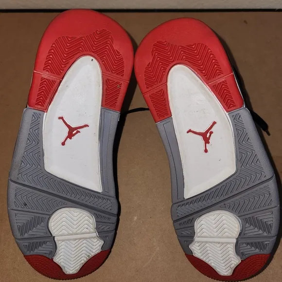 Air Jordan 4 Retro 'Bred Reimagined' GS Size youth 5.5