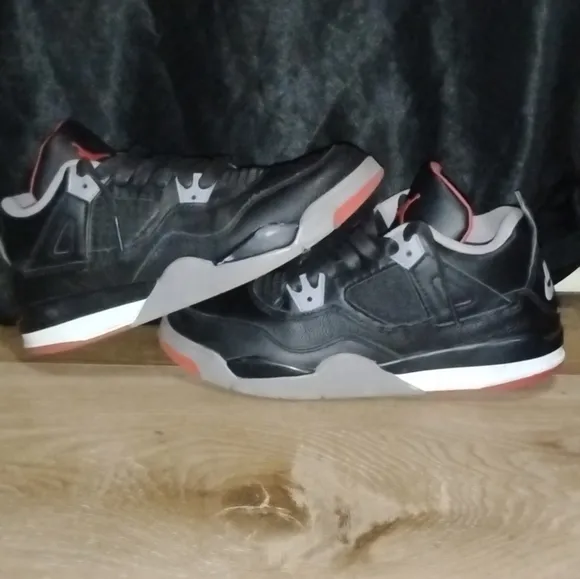 Air Jordan 4 Retro 'Bred Reimagined' Sneakers
