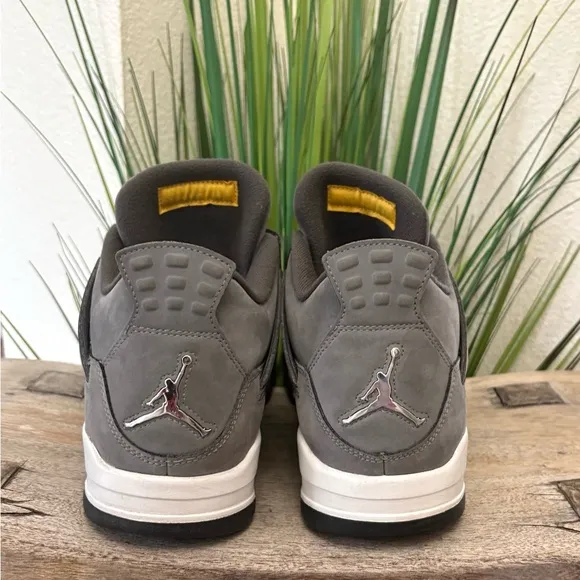 Air Jordan 4 Retro Cool Grey Sneakers