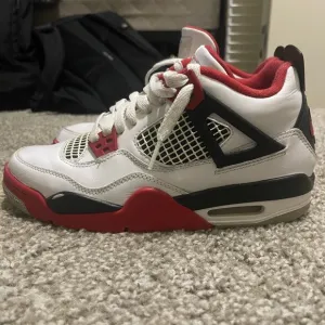 Air Jordan 4 Retro “Fire Red”