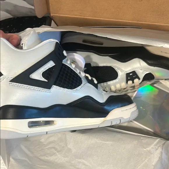 Air Jordan 4 retro gs pure platinum/ metallic gold size 5 youth brand new in box