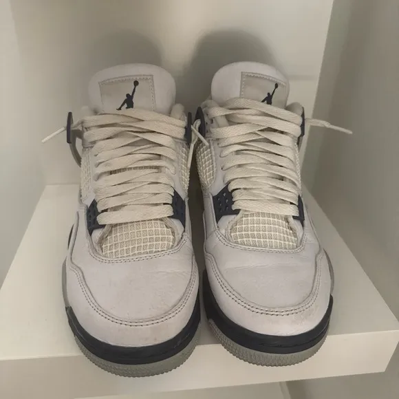Air Jordan 4 Retro “Midnight Navy”