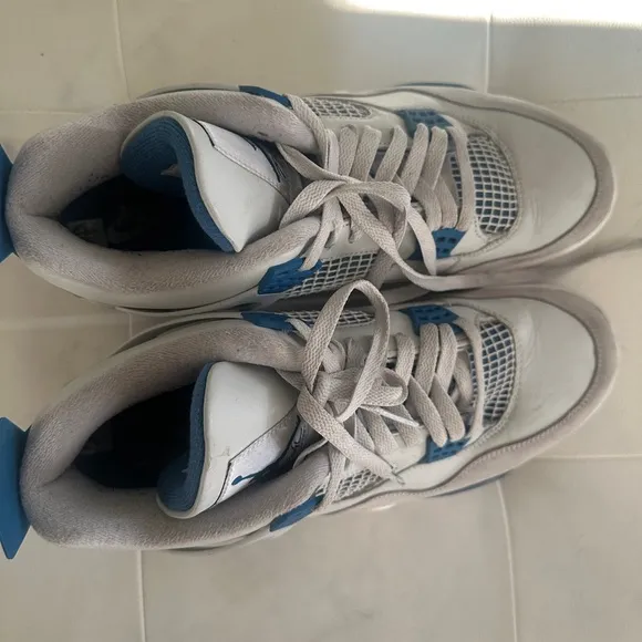 Air Jordan 4 Retro Military Blue Sneakers