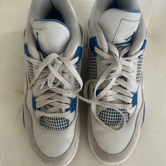 Air Jordan 4 Retro Military Blue Sneakers