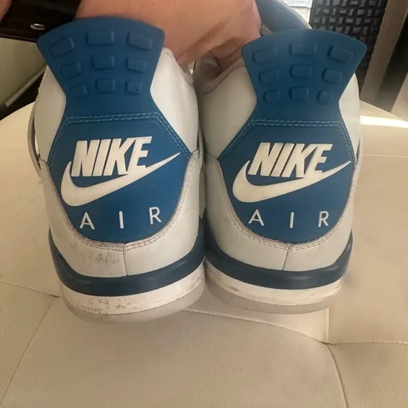 Air Jordan 4 Retro Military Blue Sneakers
