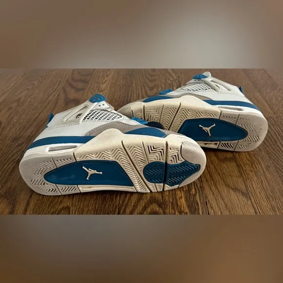Air Jordan 4 Retro Millitary Blue Youth Sneakers, Size 4 ( big boys)