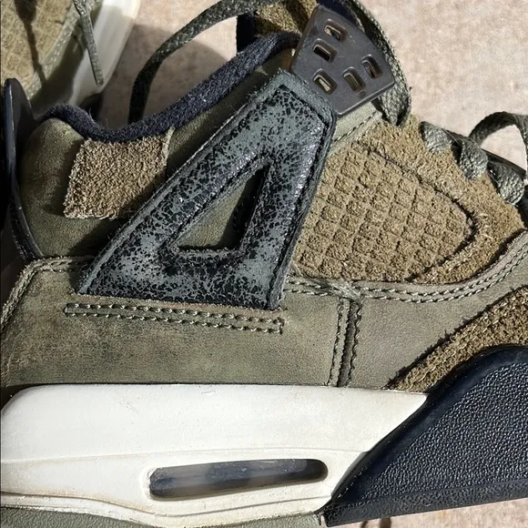 Air Jordan 4 Retro Olive Sneakers