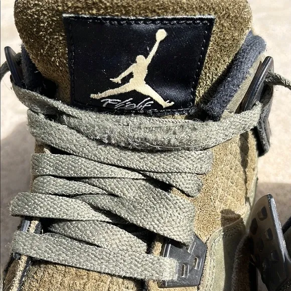 Air Jordan 4 Retro Olive Sneakers