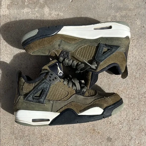 Air Jordan 4 Retro Olive Sneakers