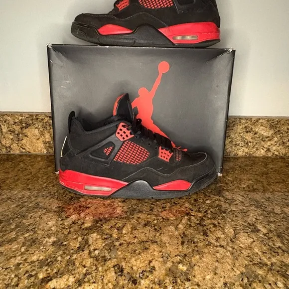Air Jordan 4 retro red thunder