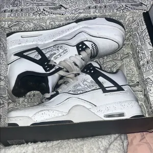Air Jordan 4 Retro SE GS Sneakers