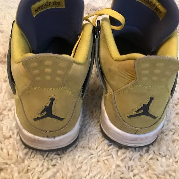 Air Jordan 4 Retro Sneakers
