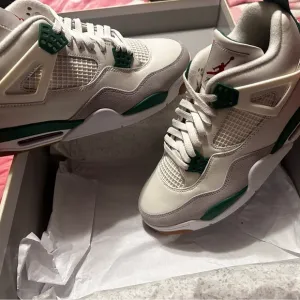 Air Jordan 4 Retro SP Sneakers