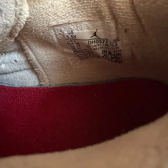 Air Jordan 4 Retro Wild Things Sneakers