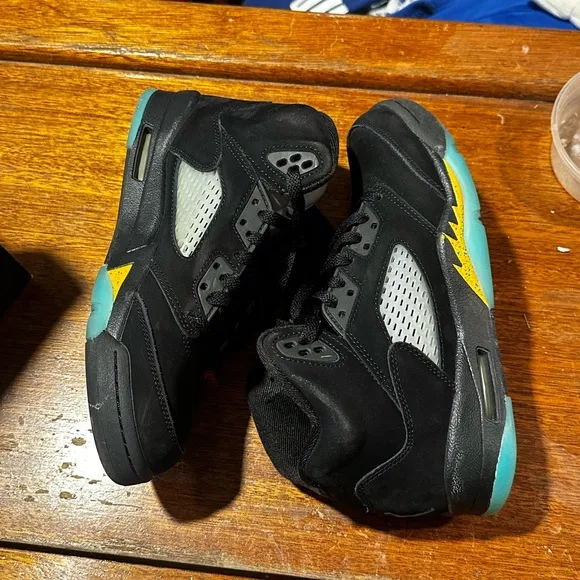 Air Jordan 5 Retro Black and Teal “Aqua” Size 7Y