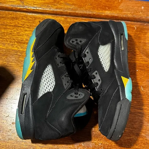 Air Jordan 5 Retro Black and Teal “Aqua” Size 7Y