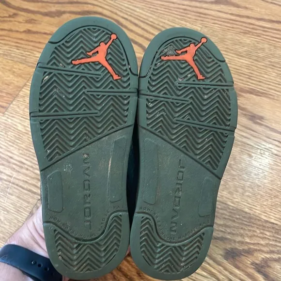 Air Jordan 5 Retro 'Olive' Army Olive/Solar Orange Sneakers. Size 11c.