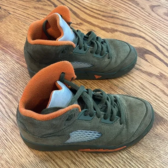 Air Jordan 5 Retro 'Olive' Army Olive/Solar Orange Sneakers. Size 11c.