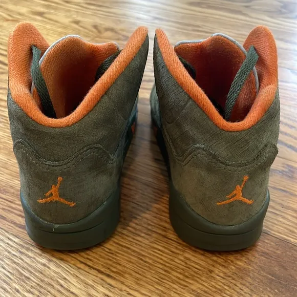 Air Jordan 5 Retro 'Olive' Army Olive/Solar Orange Sneakers. Size 11c.