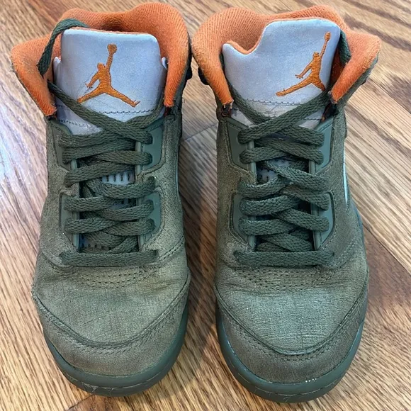 Air Jordan 5 Retro 'Olive' Army Olive/Solar Orange Sneakers. Size 11c.