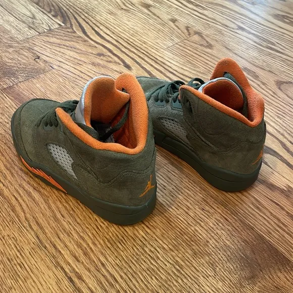 Air Jordan 5 Retro 'Olive' Army Olive/Solar Orange Sneakers. Size 11c.